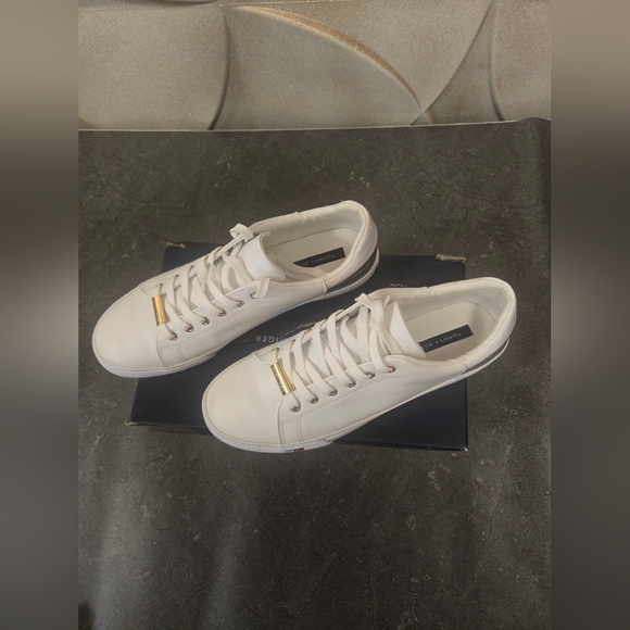Tommy Hilfiger Women's Tennis Shoes White Size 9.5 Medium - Picture 6 of 6